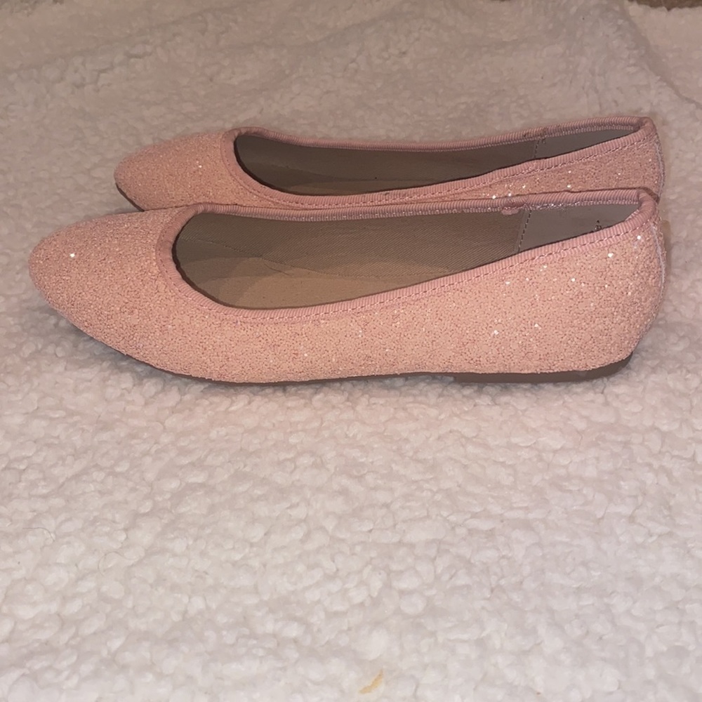 Old Navy Shoes - Picture 2 of 7